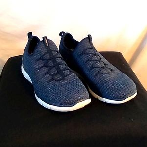 Women's size 10 Skechers in navy with memory foam